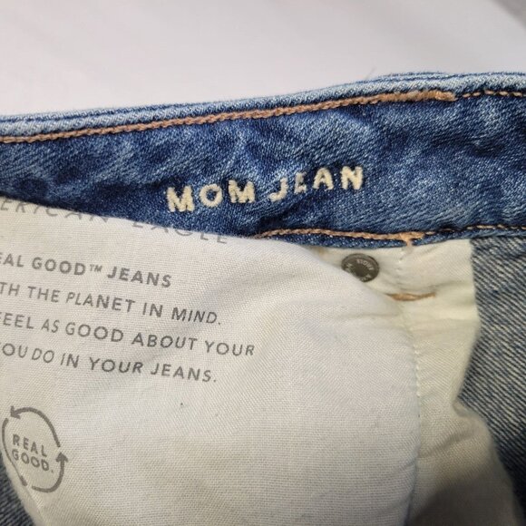 American Eagle Women's Size 16 Jeans Mom Jean Distressed Raw Hem - Picture 9 of 10